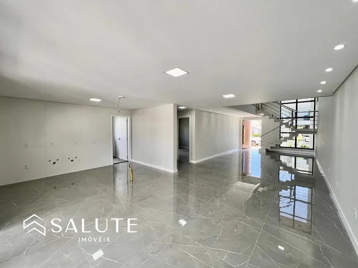 Casa em condomínio com 4 quartos
