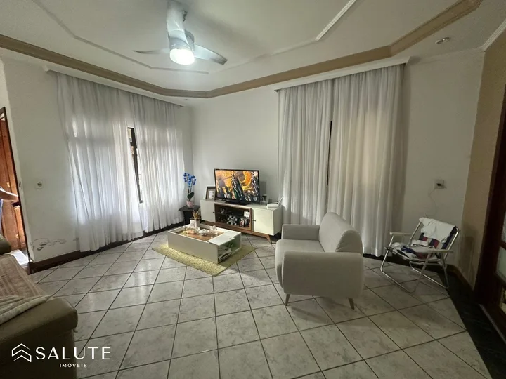 Casa à venda com 3 dormitórios na Barra Norte
