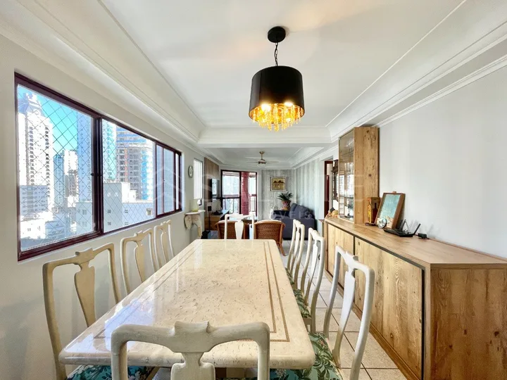Apartamento à venda 2 suítes frente mar no Centro