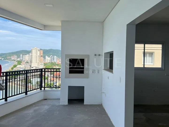 Apartamento à venda 4 Suítes no Centro.