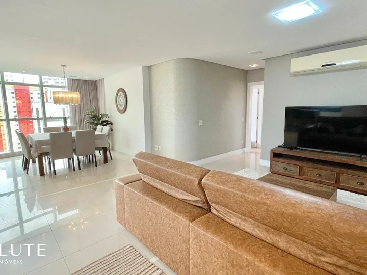Apartamento à venda com 3 suítes na barra sul