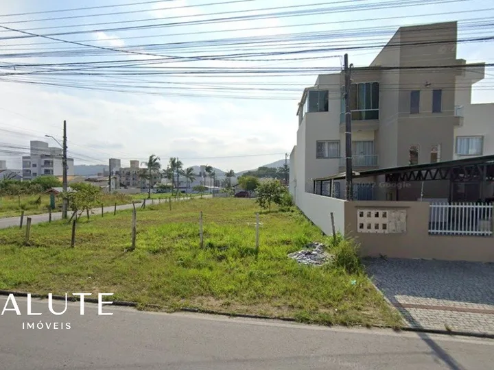 TERRENO EM CAMBORIÚ.