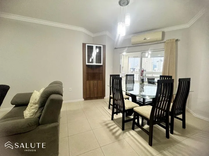 Apartamento à venda com 4 dormitórios no Centro