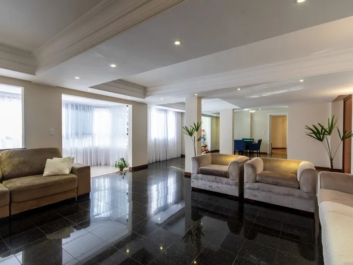 Apartamento diferenciado com 5 suítes