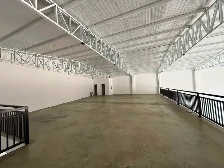 Galpão à venda 632.51 m² em Camboriú.