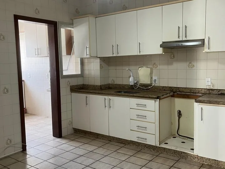 Apartamento venda 4 dormitórios no Centro