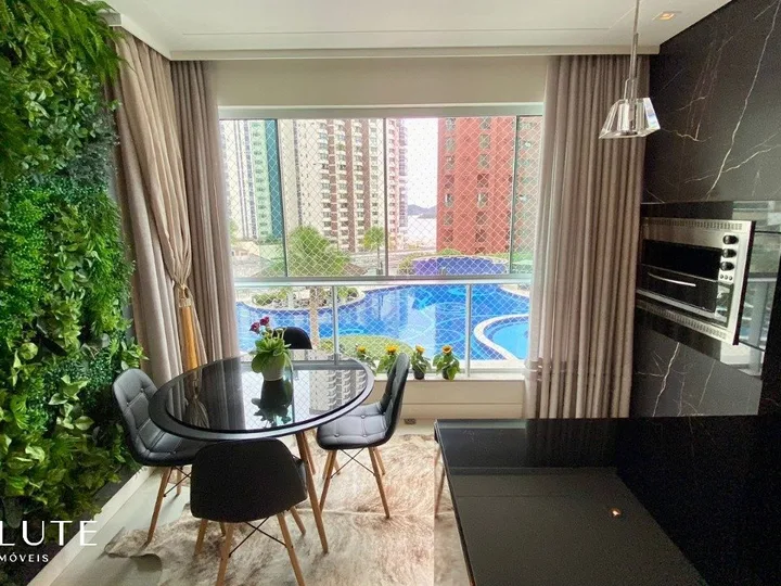 Apartamento locação anual 3 suítes Barra Sul