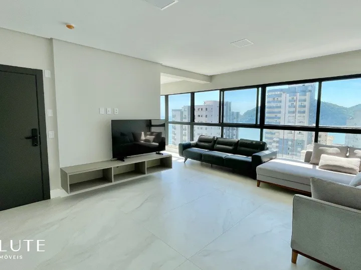 Apartamento locação anual 4 suítes Barra Sul