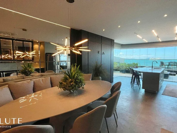Apartamento à venda 4 suítes na Barra Sul