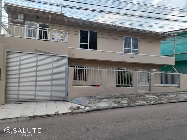 Casa à venda com 7 dormitórios no Nações