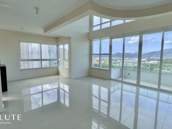Apartamento locação anual com 3 suítes Barra Sul