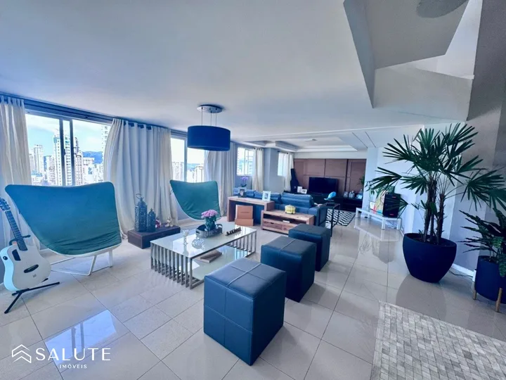 Apartamento à venda 5 suítes no Centro