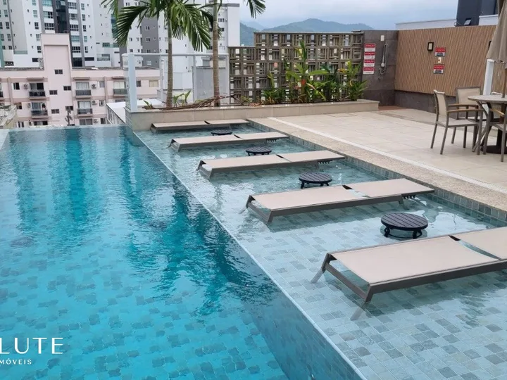 Apartamento à venda com 3 suítes na Barra Sul