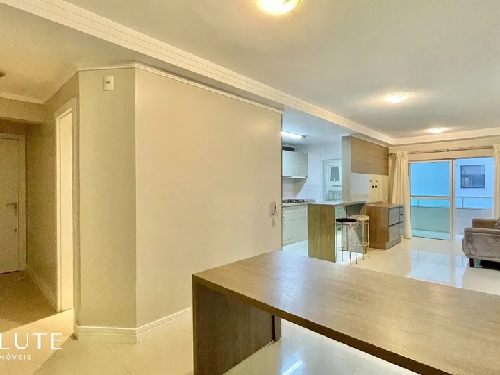 Apartamento aluguel anual 3 suítes Praia Brava