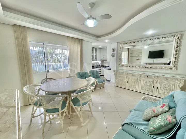 Apartamento locação anual 3 dorm. na Barra Sul