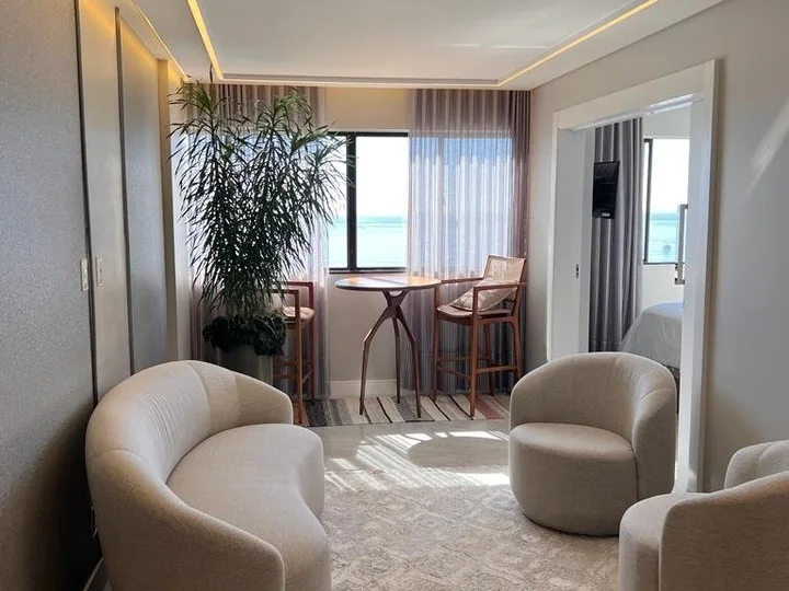 Apartamento á Venda com 2 suítes na Barra Sul