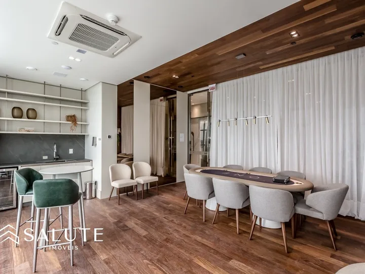 Apartamento á venda 4 suítes na Barra Sul