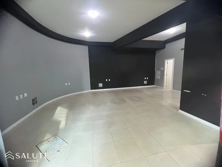Sala comercial aluguel anual na Barra Sul