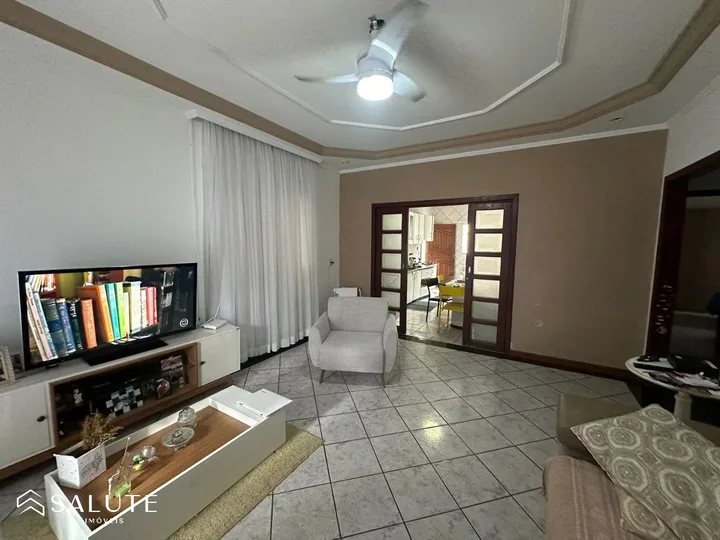 Casa à venda com 3 dormitórios na Barra Norte