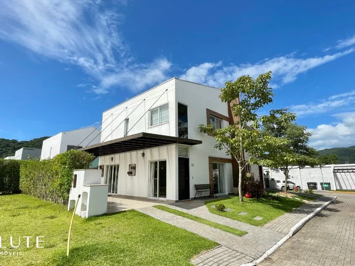 Casa à venda com 3 dormitórios na Barra