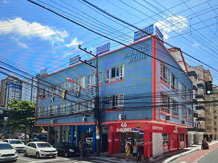 Prédio comercial com locador