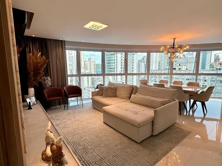 Apartamento à venda 4 dormitórios no Centro
