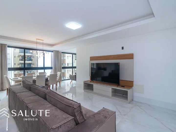 Apartamento 3 suítes.
