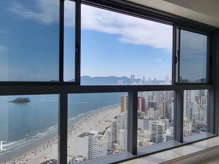 Apartamento à venda com 4 suítes no Centro