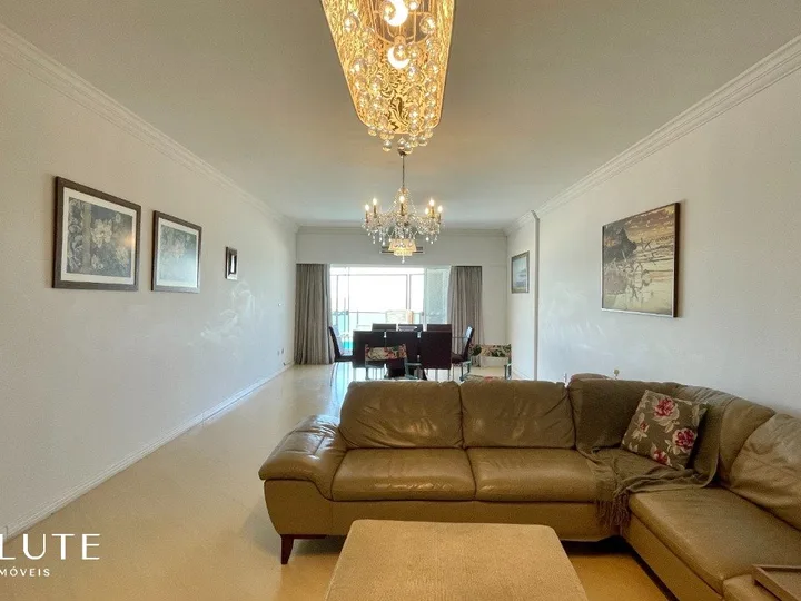 Apartamento à venda com 3 suítes na Barra Sul