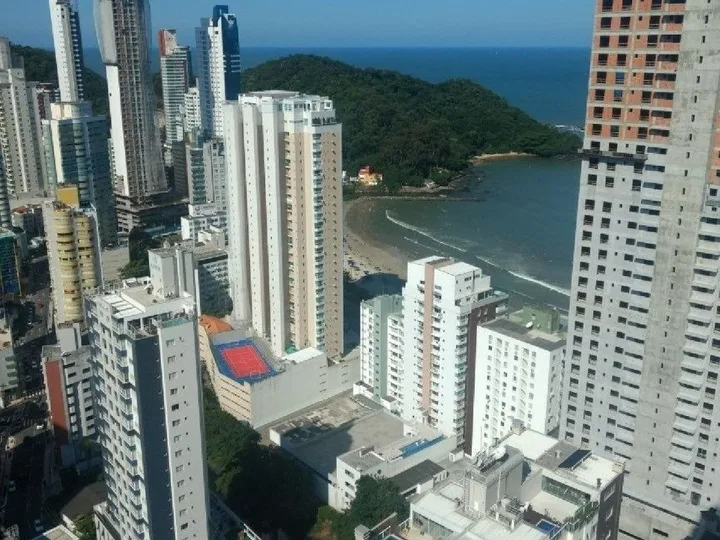 Apartamento à venda com 3 suítes na Barra Norte