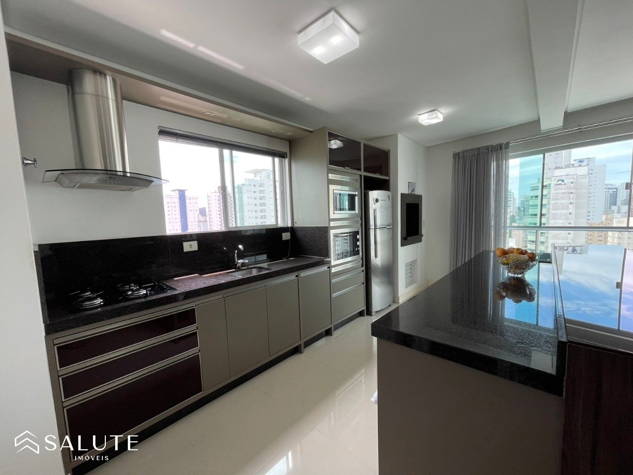 Apartamento à venda 03 Suítes na Barra Sul