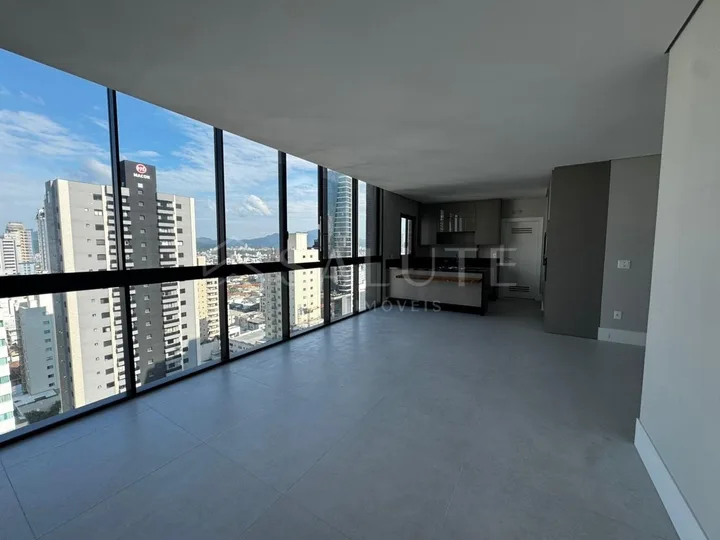 Apartamento à venda com 4 dormitórios no Centro