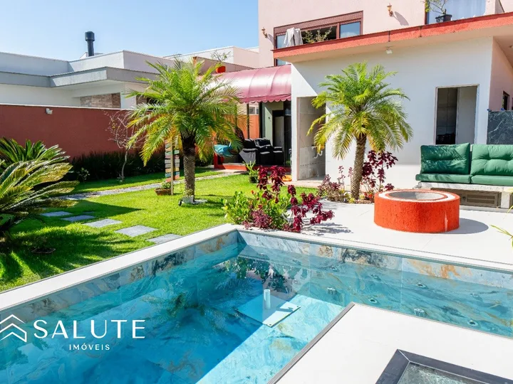 Casa à venda 3 suítes em Camboriú