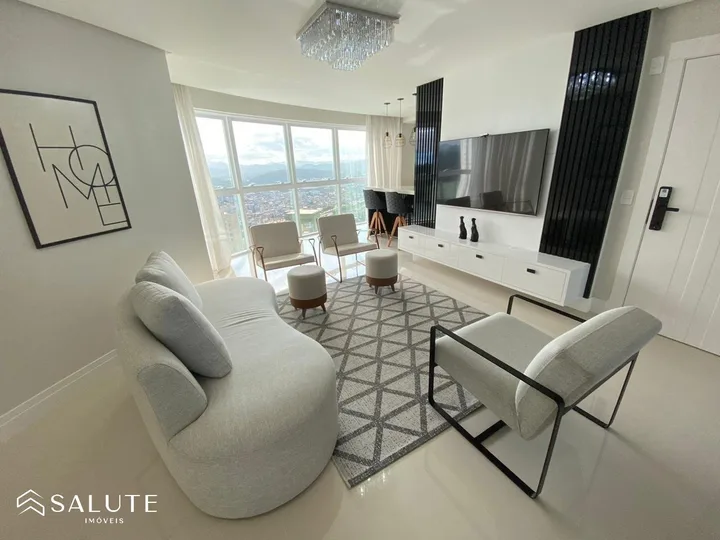 Apartamento com 3 suítes padrão FG