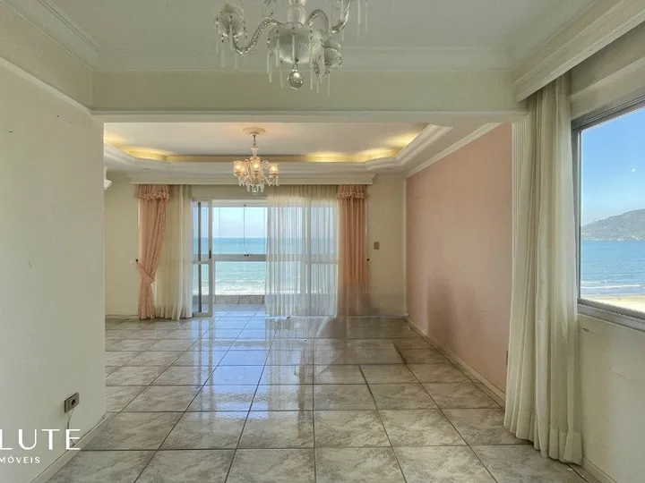 Apartamento à venda com 3 dormitórios no Centro