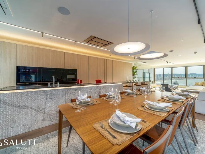 Apartamento à venda 4 suítes na Barra Sul