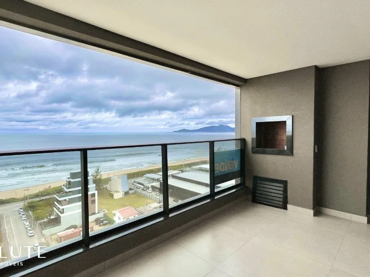 Apartamento à venda com 3 suítes na Praia Brava