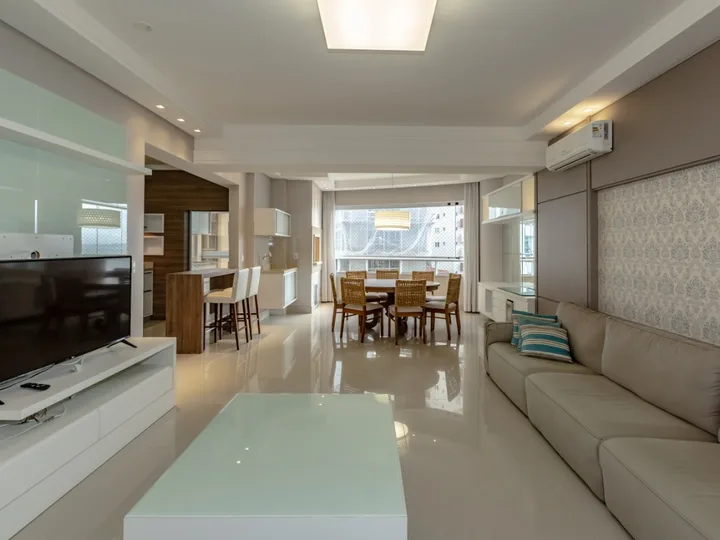 Apartamento à venda 3 suítes na Barra Sul