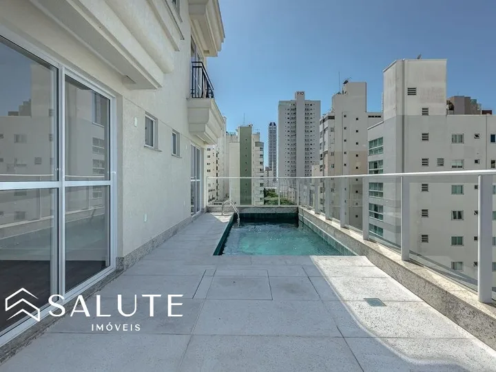 Apartamento à venda com 3 suítes no Centro
