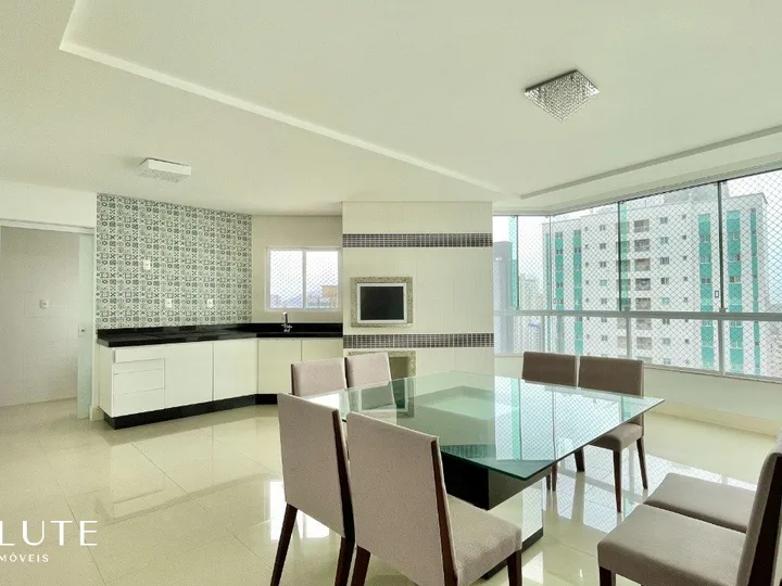 Apartamento à venda com 3 suítes no Centro