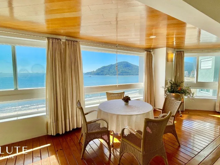 Apartamento à venda com 4 dormitórios na Barra Sul
