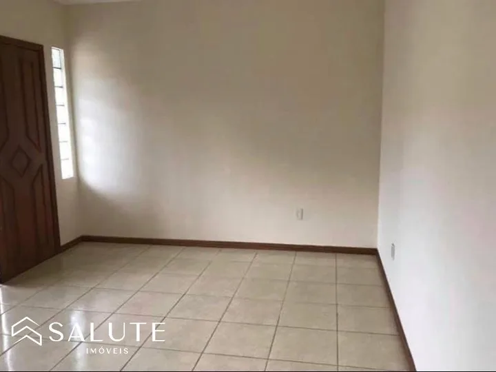 Casa à venda com 3 dormitórios na Barra Sul