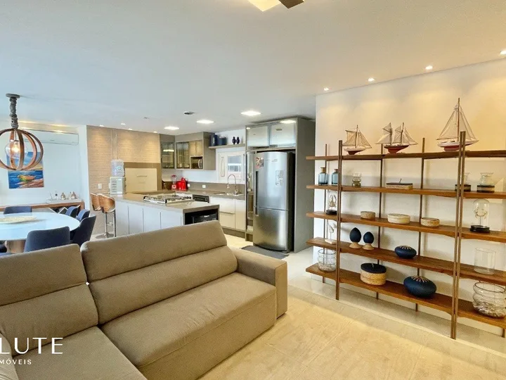 Apartamento com 3 suítes à venda no Centro