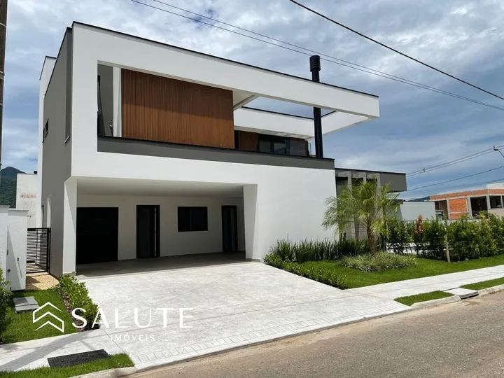 Casa alto padrão 4 suítes e piscina privativa