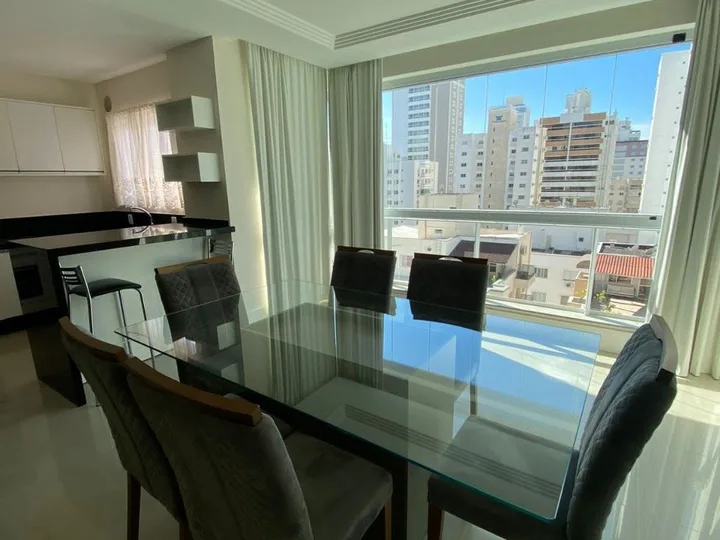 Apartamento locação com 4 suítes na Barra Norte