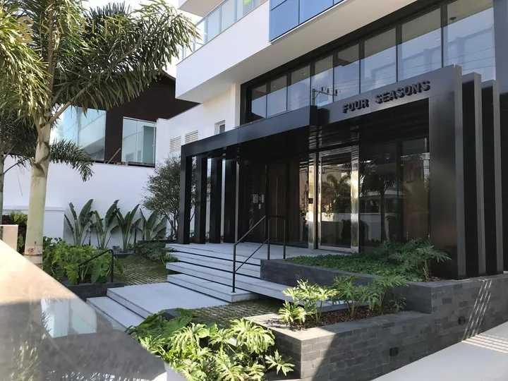 Cobertura de Luxo à Venda em Praia Brava, Itajaí
