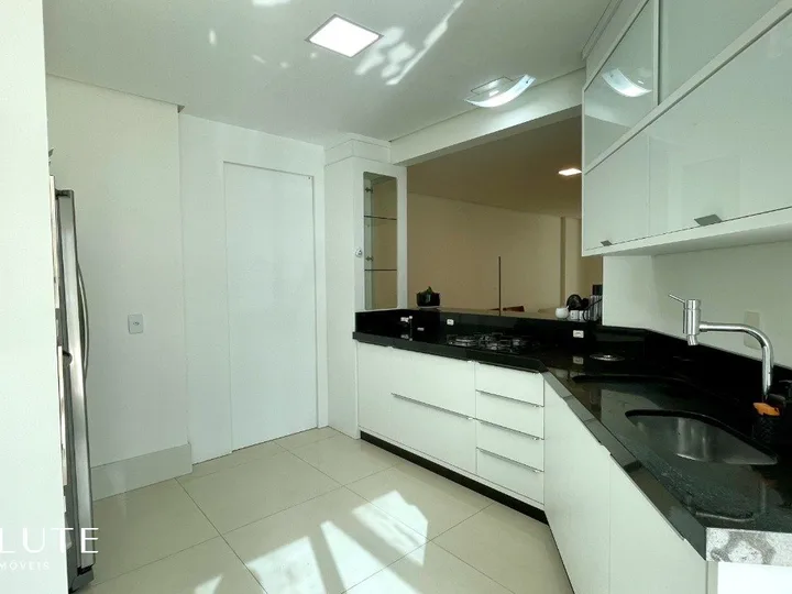 Apartamento à venda 4 dormitórios na Barra Sul