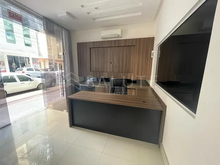 Sala comercial aluguel anual no Centro
