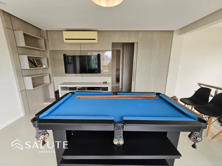 Apartamento à venda com 4 suítes em Meia Praia
