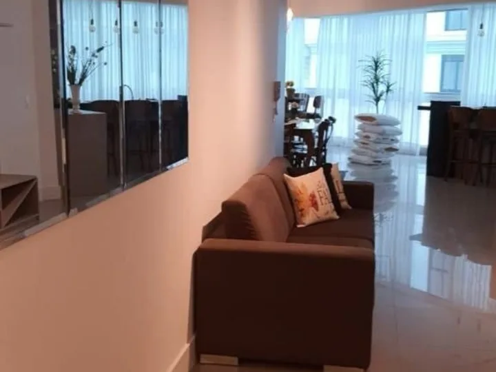 Apartamento com 4 suítes no Centro